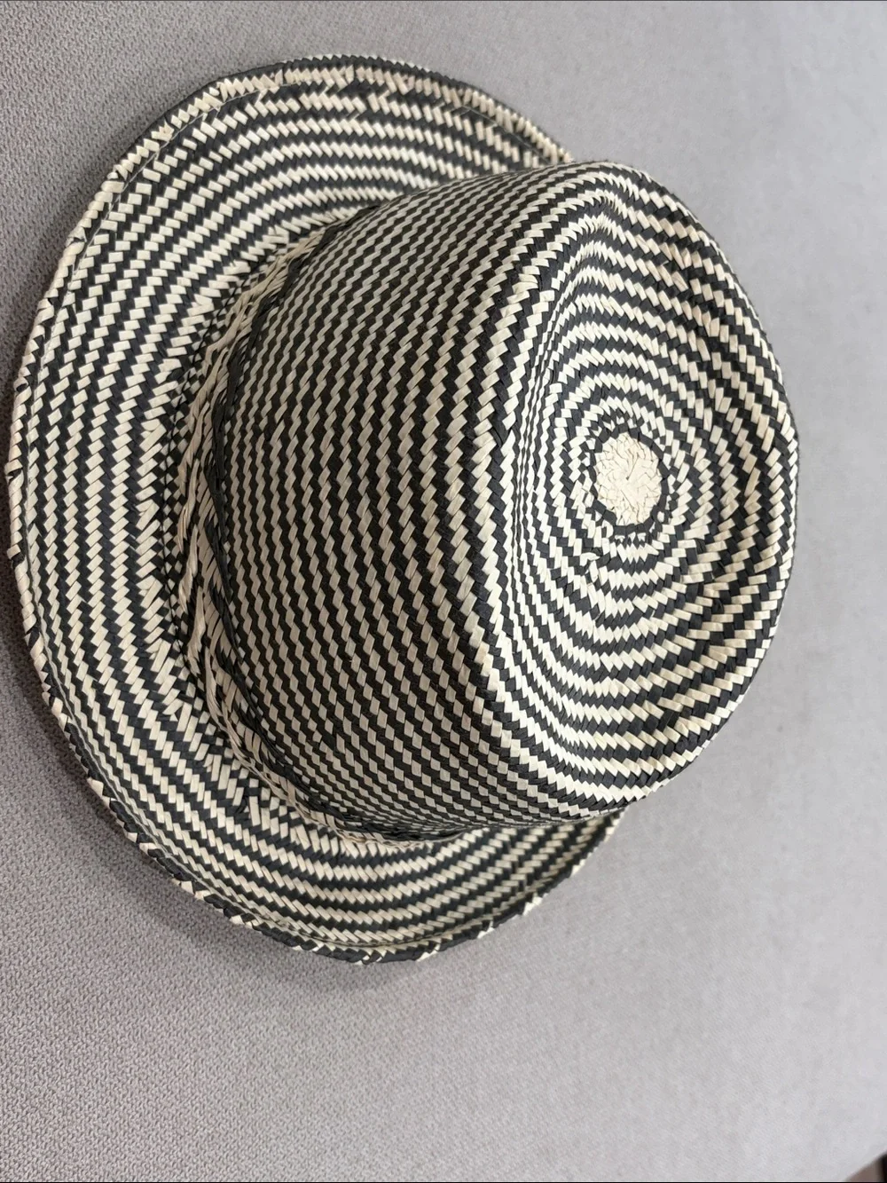 Club Monaco Black and Cream Straw Fedora Hat
